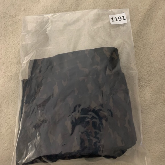 ATHLETA CAMOUFLAGE ULTRA HIGH RISE ELATION BUTTERY SOFT TIGHT SIZE SMALL - Picture 5 of 8